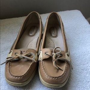 Women’s 7 sperry shoes